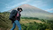 Detik-detik Evakuasi Bule Belgia yang Jatuh di Gunung Rinjani