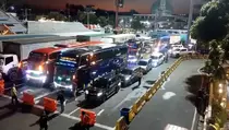 Waspada Macet! Banjir Landa Jalur Pantura Surabaya-Bali Malam Ini