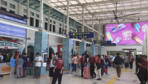 Arus Balik Nataru di Stasiun Pasar Senen Melonjak Hari Ini