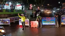 Kawasan Puncak Padat, Polisi Tutup Jalur Cianjur Menuju Puncak
