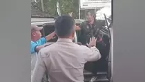 Ugal-ugalan Bawa Fortuner di Pangandaran, Wanita Nyaris Diamuk Massa