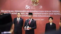 Ketua OJK Resmi Lantik 13 Pejabat Baru, Ini Daftarnya