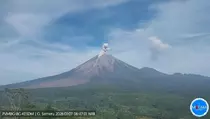 Gunung Semeru Dilanda 6 Kali Erupsi Hari Ini, Status Masih Siaga