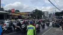 Polisi Terapkan One Way di Jalur Puncak Bogor Imbas Kepadatan Sore Ini