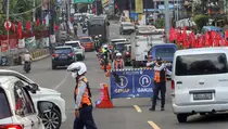Kepadatan kendaraan jalur wisata Puncak Bogor pada libur Isra Miraj