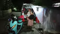 Korban Banjir Tangerang Mengungsi di Gubuk hingga Kabin Mobil