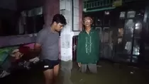 Banjir di Pasir Ampo Tangerang Belum Surut, Warga Krisis Air Bersih