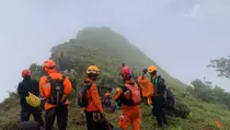 Cuaca Buruk, Tim SAR Dirikan Tenda di Puncak Bukit Bulusaraung