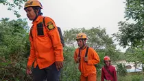 Tim SAR Gabungan Evakuasi Jenazah Korban ATR 42-500 lewat Jalur Darat