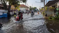 Banjir Pekalongan Mulai Surut, Pengungsi Justru Bertambah
