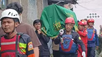 2 Bocah Hanyut di Sungai Cijantung Saat Banjir, 1 Meninggal Dunia