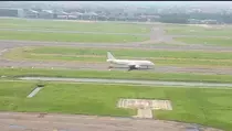 Pesawat Tergelincir di Runway Juanda, Penerbangan Tertunda