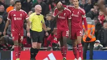 Menangis Seusai Bikin Gol, Konate Bahagia Bisa Kembali Bela Liverpool
