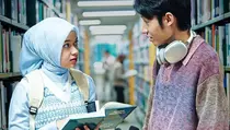 Film Ahlan Singapore, Kisah Cinta Segitiga dan Pencarian Jati Diri