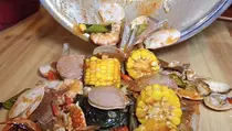 Seafood Tumpah di Pangandaran: Porsi Melimpah dan Cocok di Lidah