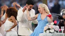 Bad Bunny Tampil di Super Bowl Halftime Show 2026 Tanpa Bayaran