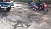 Masih Musim Hujan, Pemprov Jakarta Tetap Tambal Jalanan Berlubang