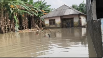 Kali Bekasi Meluap, Banjir Rendam Permukiman dan Jalan di Tambun Utara