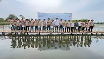 Dukung Dekarbonisasi, ADHI Tanam Mangrove 5 Hektare di Indramayu
