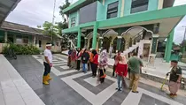 Gotong Royong Jelang Ramadan 2026, Warga Purwakarta Bersihkan Masjid