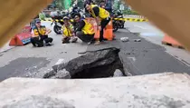 Waspada! Ada Lubang Besar di Jalan Sholeh Iskandar Bogor