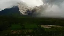 Semeru Erupsi Lagi, Tinggi Letusan Mencapai 800 Meter