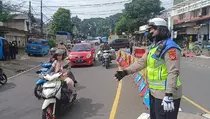 Satu Arah Menuju Jakarta, 24.000 Kendaraan Padati Puncak Bogor