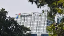 Penerangan Berbasis PLTS Hadir, Nelayan Cilamaya Kini Melaut dengan Lebih Aman dan Produktif