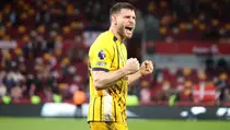 Ukir 654 Pertandingan Liga Inggris, Milner Lampaui Rekor Gareth Barry