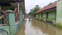 Banjir Kembali Rendam Karawang, Warga Mohon Bantuan Pemerintah
