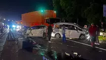 Kecelakaan di Tol Cipularang KM 93 Dipicu Rem Truk Kontainer Blong