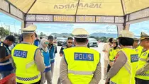 Jelang Mudik, Rambu Lalu Lintas Dipasang di Tol Prambanan-Purwomartani