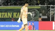 Ernando Ari Targetkan Clean Sheet Saat Persebaya Hadapi Borneo FC