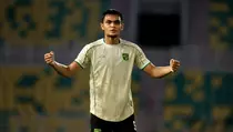 Dipastikan Absen Bela Persebaya, Rachmat Irianto Kena Sanksi dari PSSI