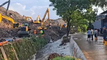 15 Ekskavator Dikerahkan Cari Korban Longsor TPST Bantargebang