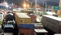 Polisi Berlakukan Sistem Delay untuk Urai Kemacetan Gilimanuk