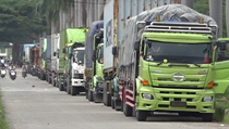 Pemotor Tewas Terlindas, 100 Truk Nekat Mudik Dikandangi Polisi