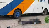 2 Pengendara Motor Tewas Usai Tabrakan dengan Bus Damri