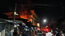 Petasan Berujung Petaka, Gudang Plastik di Cengkareng Ludes Terbakar
