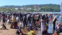 Libur Lebaran, Pantai Pangandaran Dipenuhi Wisatawan