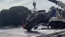 Kendaraan yang Nyemplung Kolam Bundaran HI Adalah Mobil Listrik BYD M6