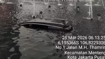 Kronologi BYD M6 Nyemplung ke Kolam Bundaran HI, Sopir Diduga Lalai
