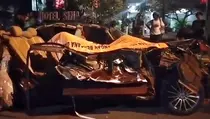 Sedan Mewah Tabrak Truk di Juanda Sidoarjo, Pengemudi Tewas
