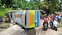 Odong-odong Terguling di Mojokerto, 1 Orang Tewas