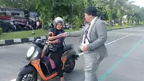 Umat Kristiani Boyolali Bagikan 2.026 Telur Paskah di Jalan Raya
