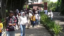 Wisatawan Padati Kebun Binatang di Yogyakarta pada Libur Paskah 2026