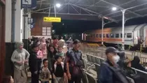 Perjalanan KA Siliwangi Dihentikan Sementara Akibat Banjir di Cibeber