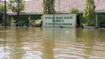 Banjir di Demak, Siswa SDN 1 Ploso Belajar di Musala