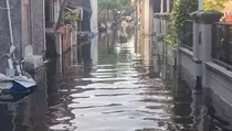 Belum Surut, Banjir Dampak Tanggul Jebol Masih Rendam Desa Dukun Demak