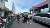 Sadis! Anak Tega Habisi Ibu Kandung, Mayat Dimutilasi dan Dibakar